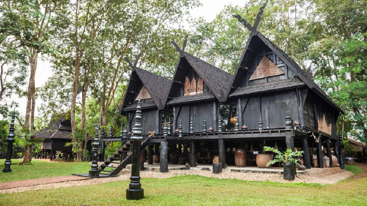 Black temple chiang rai from Chiang mai