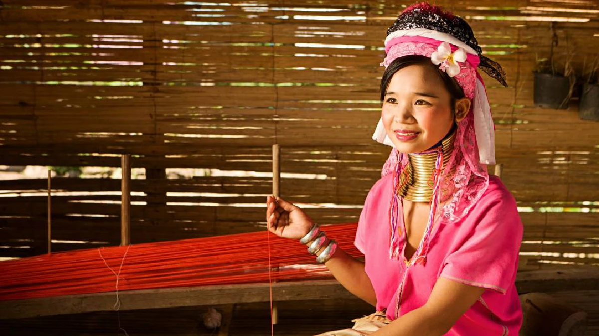 Karen lhillong-neck tribe village tour from Chiang Mai