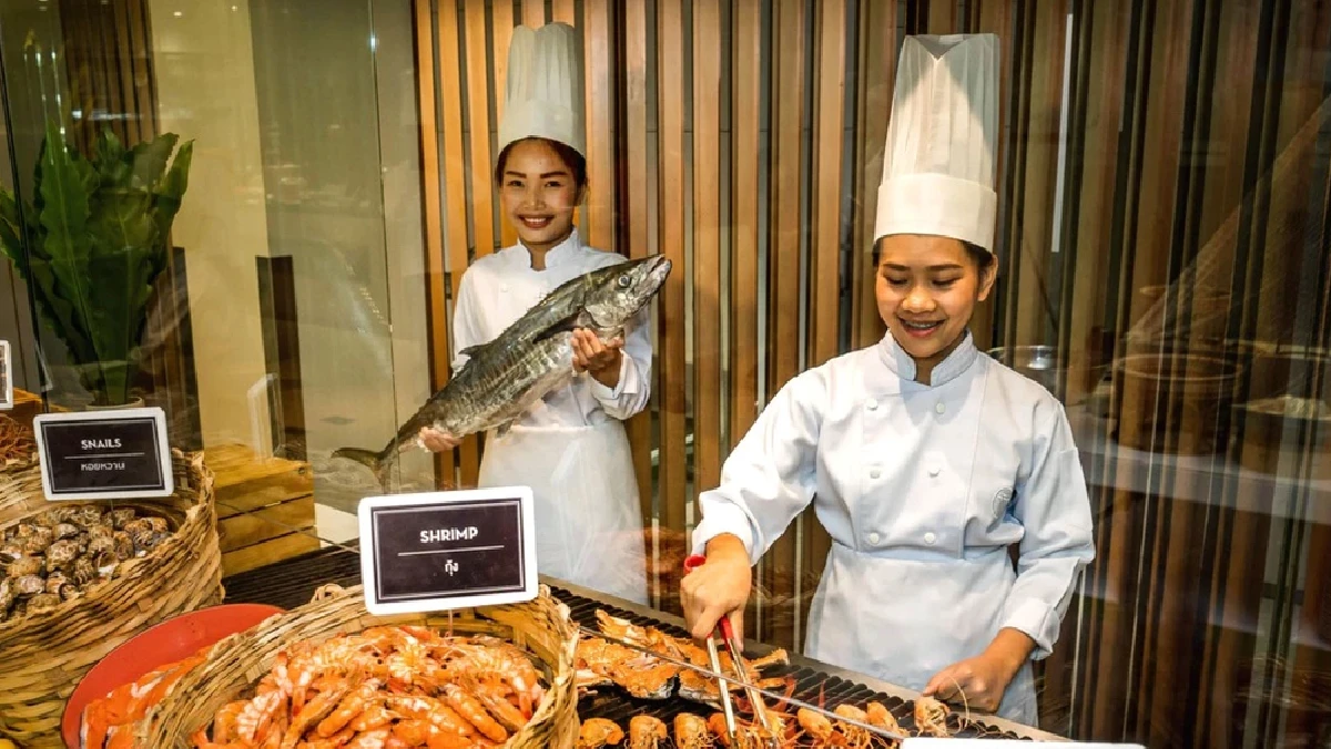 Pattaya Package 2 day 1 night at  A-one hotel Free Seafood Buffet 