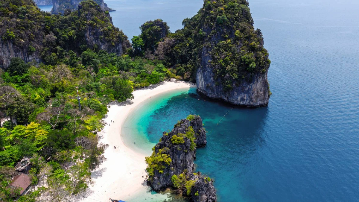 Krabi Hong Island Day Trip by Speedboat