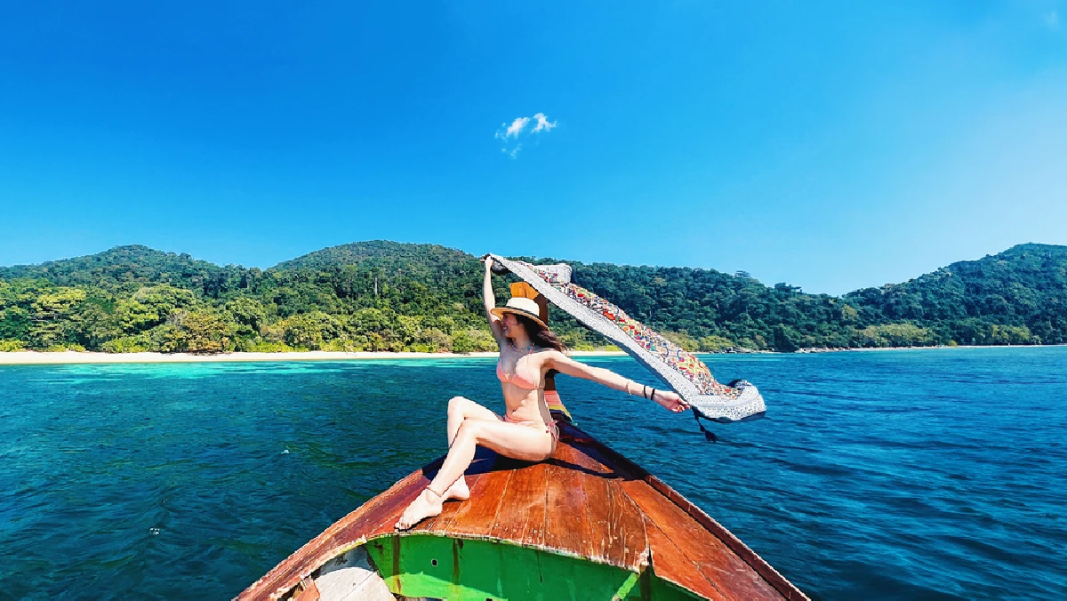 Private Longtail boat Snorkeling Trip from Koh Lipe Island