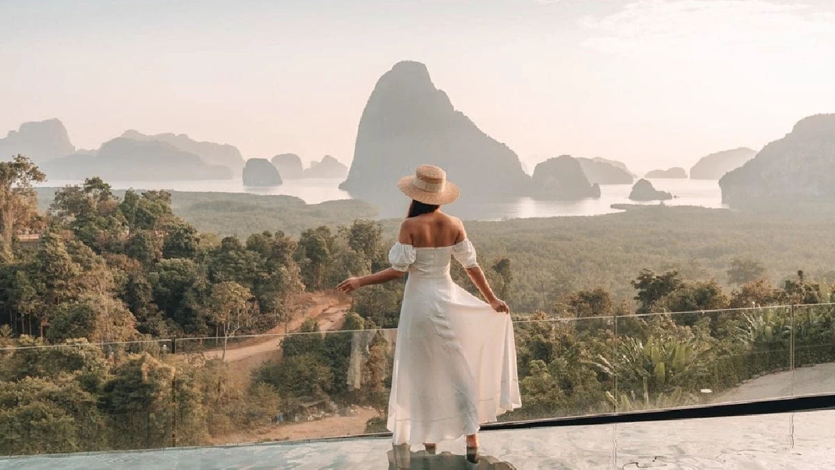 Samet Nangshe and James Bond Island Tour by Speedboat Phuket