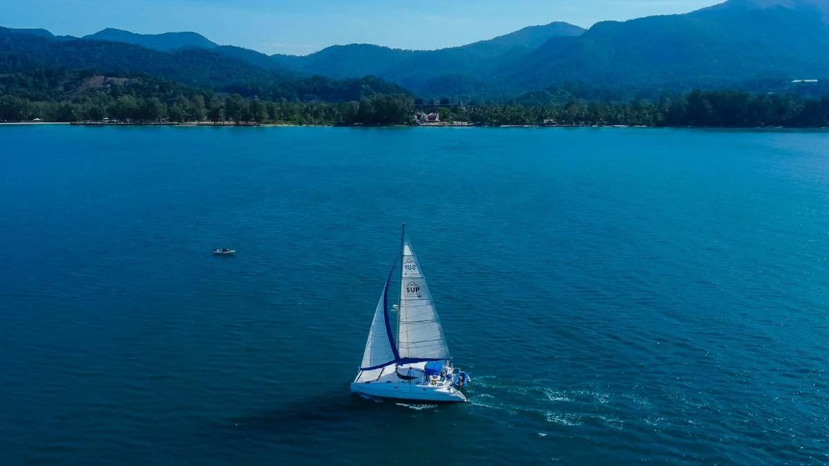 Snorkeling Koh Waii and Koh Laoya Full Day Private Yacht from Koh Chang 