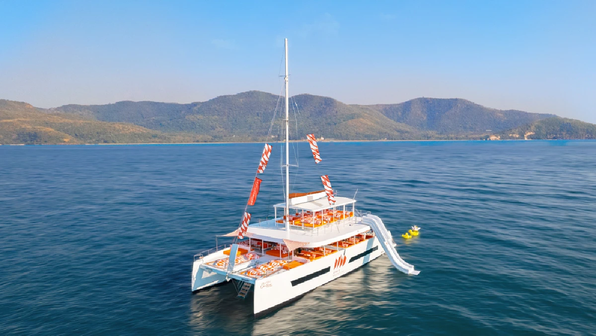 Pattaya Power Catamaran Yacht with Snorkeling and DJ (joined)